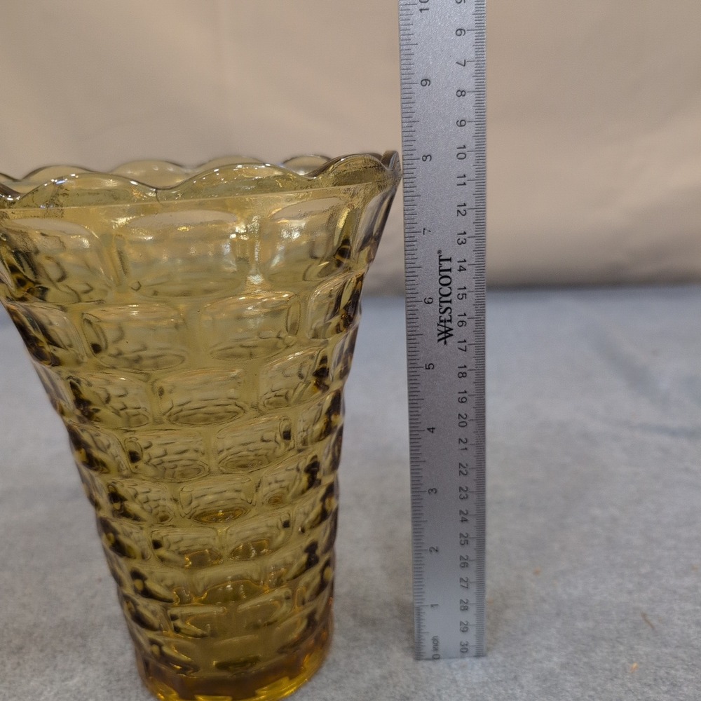 Vintage Federal Glass‎ Amber Pressed Glass Vase Scalloped Rim Yorktown Pattern - Picture 5 of 7